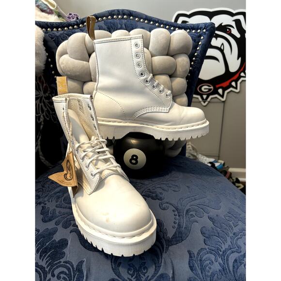 Dr Martens White Pascal Boots with White Soles Size 7/EU 38 - Picture 1 of 7